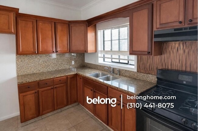 property at 1700 W 43rd St