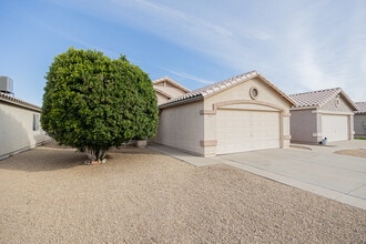 10864 W Devonshire Ave in Phoenix, AZ - Building Photo - Building Photo