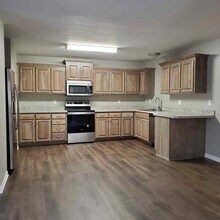 897 W Gay St in Warrensburg, MO - Building Photo - Building Photo