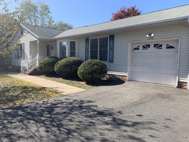 11720 Eisenhower Ln in Fredericksburg, VA - Building Photo - Building Photo