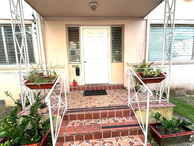 433 Santander Ave in Coral Gables, FL - Building Photo - Building Photo