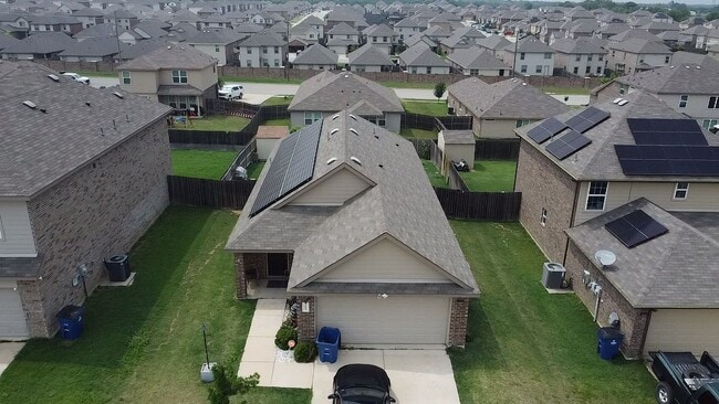 1602 Blue Jay Dr in Ennis, TX - Building Photo - Building Photo