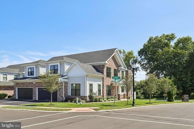 2 Dogleg Ln, Unit 185-185SB203 in Lawrence Township, NJ - Building Photo - Building Photo