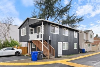 12560 SE Ramona St in Portland, OR - Building Photo - Building Photo