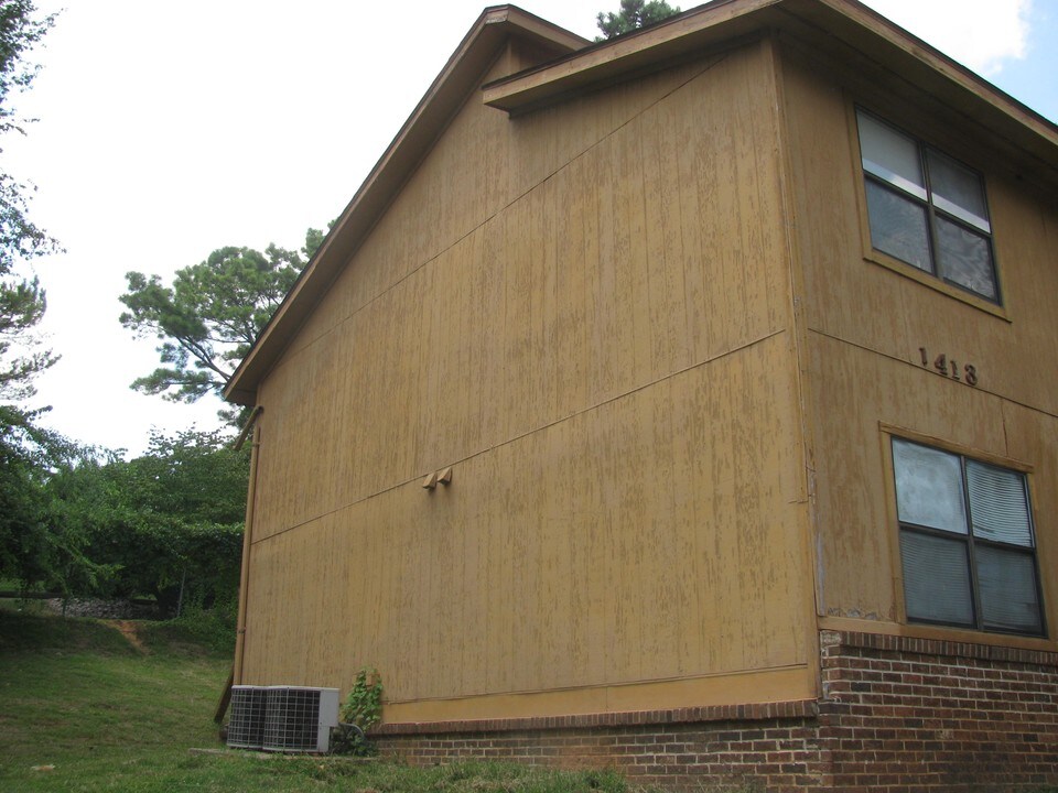 1413 Ascent Trl NW in Huntsville, AL - Foto de edificio