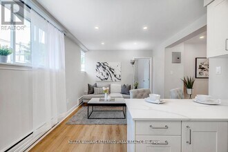 90 Portland St in Toronto, ON - Building Photo - Building Photo