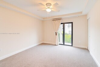 4702 NW 83rd Path in Doral, FL - Building Photo - Building Photo
