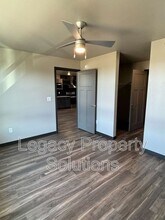 220 E Greenfield Ln in Bismarck, ND - Building Photo - Building Photo