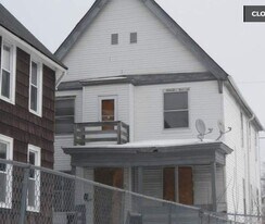 1938 N 26th St in Milwaukee, WI - Building Photo