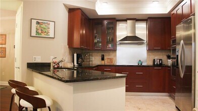 2509 N Ocean Blvd, Unit 576 in Fort Lauderdale, FL - Building Photo - Building Photo