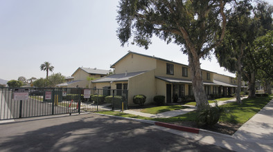 Marygold Garden Apartments in Fontana, CA - Building Photo - Building Photo