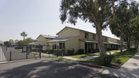 Marygold Garden Apartments in Fontana, CA - Foto de edificio - Building Photo