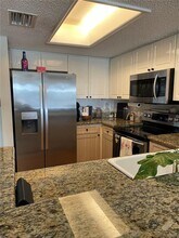 323 Madeira Cir in St. Petersburg, FL - Building Photo - Building Photo