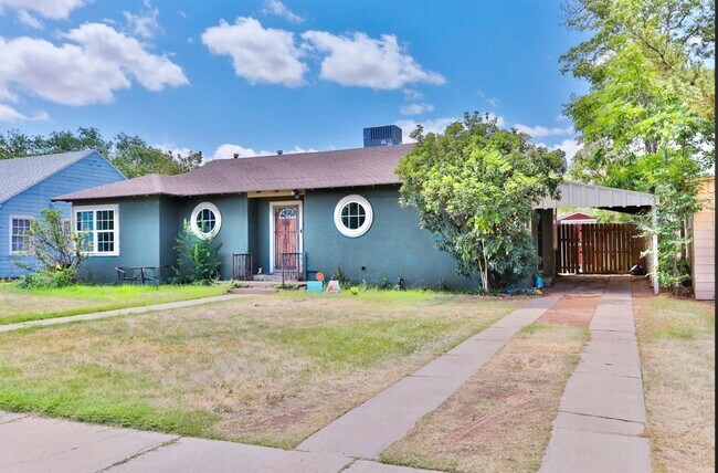2205 28th St in Lubbock, TX - Building Photo - Building Photo