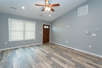 103 Bogad St in St. Robert, MO - Building Photo - Building Photo