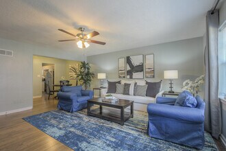 Clark Apartments in Kansas City, MO - Building Photo - Building Photo