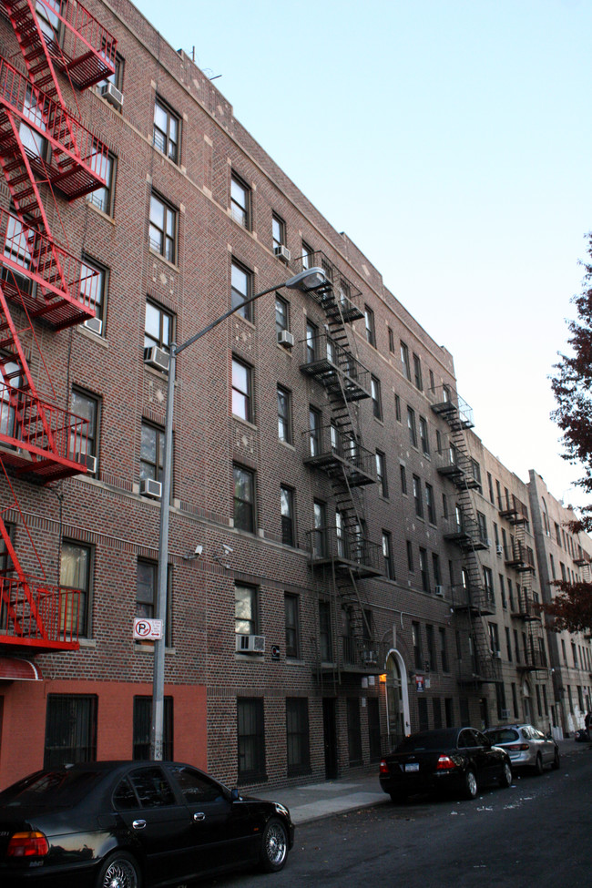 2547 Aqueduct Ave in Bronx, NY - Foto de edificio - Building Photo