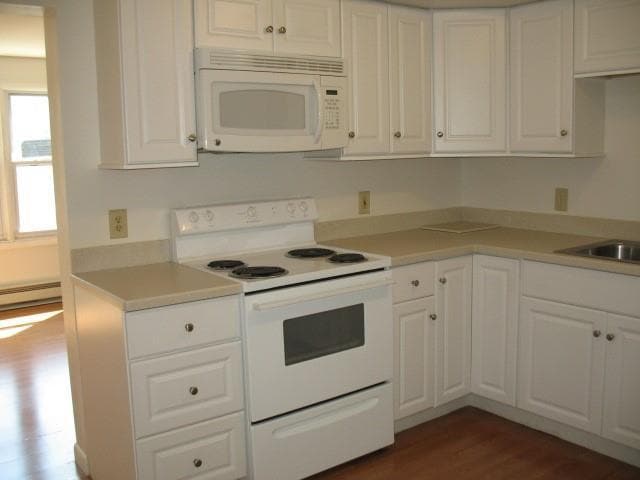 27 Weaver Ave in Newport, RI - Building Photo - Building Photo