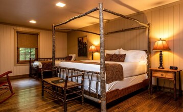 14981 Tapoco Rd in Robbinsville, NC - Building Photo - Building Photo