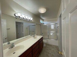 21256 Vidal Ct in Apple Valley, CA - Building Photo - Building Photo