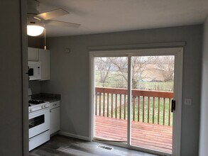 720 9th St, Unit Duplex 722 in Colona, IL - Foto de edificio - Building Photo