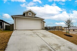 5701 Respinto Dr in Austin, TX - Building Photo