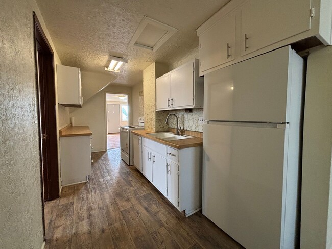 property at 1952 Roosevelt Ave