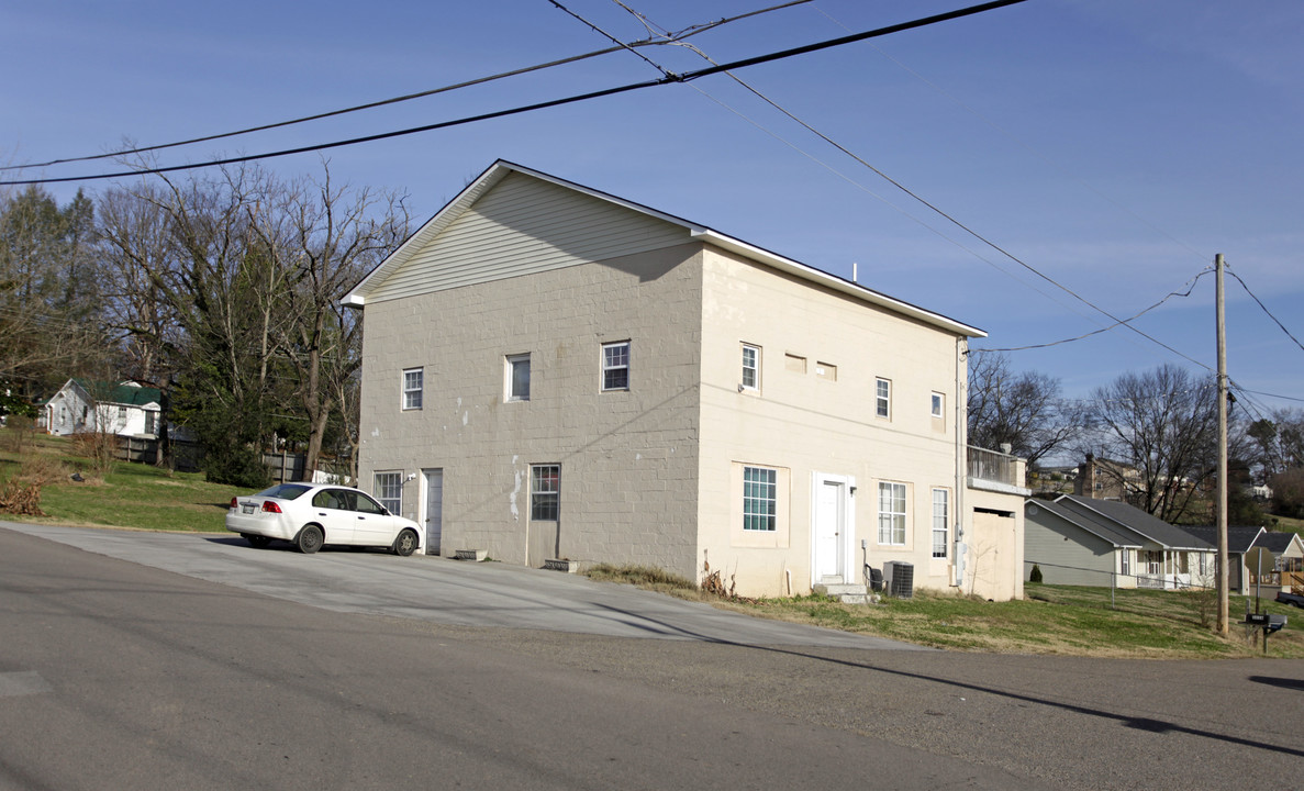 5037 Trescott Dr in Knoxville, TN - Foto de edificio