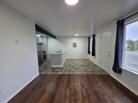 1054 Sun Rd in Mckinleyville, CA - Building Photo