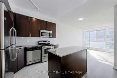 225-225 Webb Dr in Mississauga, ON - Building Photo - Building Photo