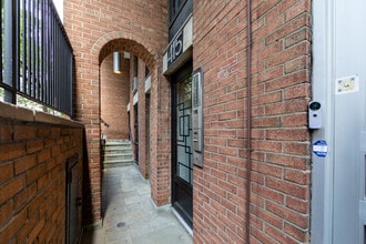 415 W 57th St in New York, NY - Building Photo - Building Photo