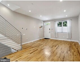 2310 Naudain St in Philadelphia, PA - Building Photo - Building Photo