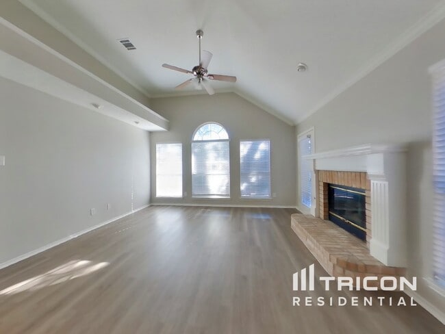2085 Amherst Dr in Lewisville, TX - Building Photo - Building Photo