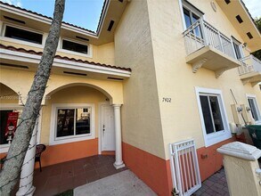 7402 NW 179th Terrace in Hialeah, FL - Building Photo - Building Photo