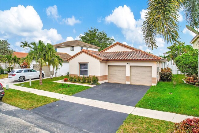 1975 NW 191st Ave in Pembroke Pines, FL - Building Photo - Building Photo