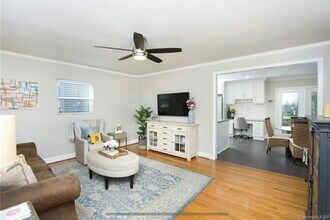 1322 Tarrington Ave in Charlotte, NC - Building Photo - Building Photo