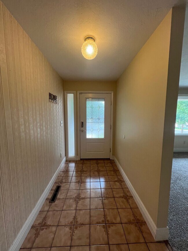 2690 Lois Ln in Pocatello, ID - Building Photo - Building Photo