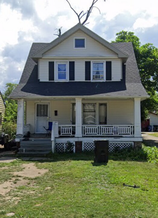 12808 Farringdon Ave in Cleveland, OH - Building Photo