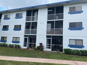 5060 SW 64th Ave, Unit 102 in Davie, FL - Building Photo - Building Photo