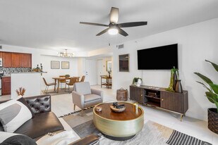 120 Yacht Club Way in Hypoluxo, FL - Building Photo