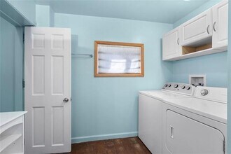 418 Laughlin Ave in Pittsburgh, PA - Building Photo - Building Photo