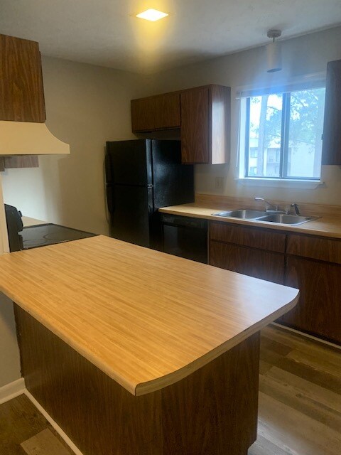 915 Applewood Ln in Fayetteville, NC - Building Photo - Building Photo