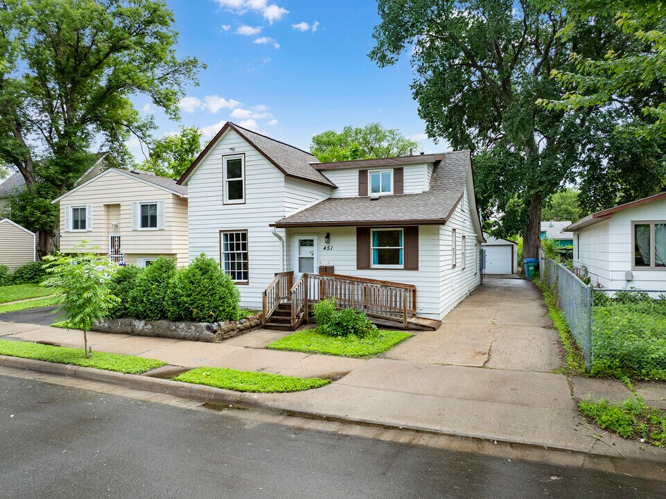 451 Taylor St NE in Minneapolis, MN - Building Photo
