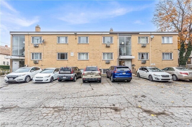 property at 1415 Wyandotte Ave