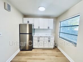 105 7th Ave N in St. Petersburg, FL - Foto de edificio - Building Photo