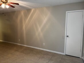 3009 Manor Ln in Huntsville, TX - Building Photo - Building Photo