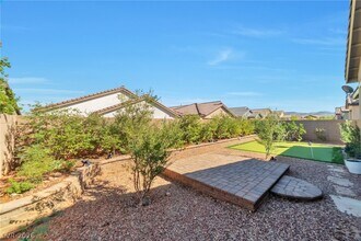 318 Homeward Way in Henderson, NV - Building Photo - Building Photo