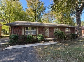 360 Longview Dr in Paducah, KY - Building Photo