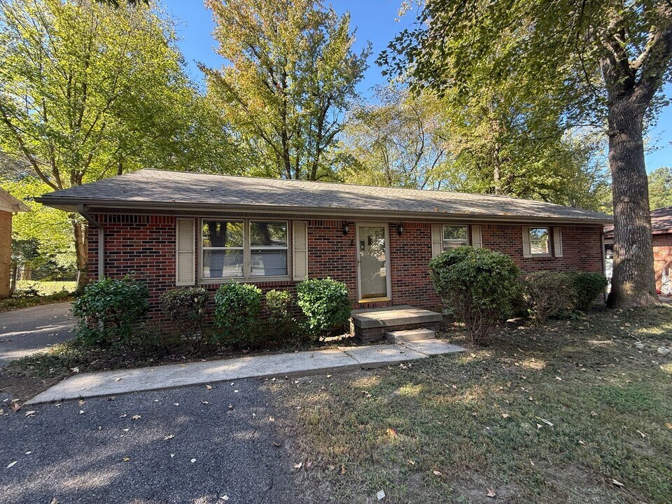 360 Longview Dr in Paducah, KY - Building Photo
