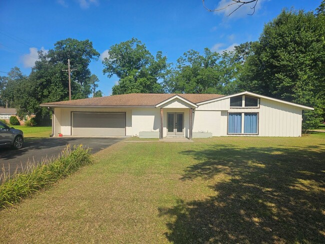 property at 403 S Texas St